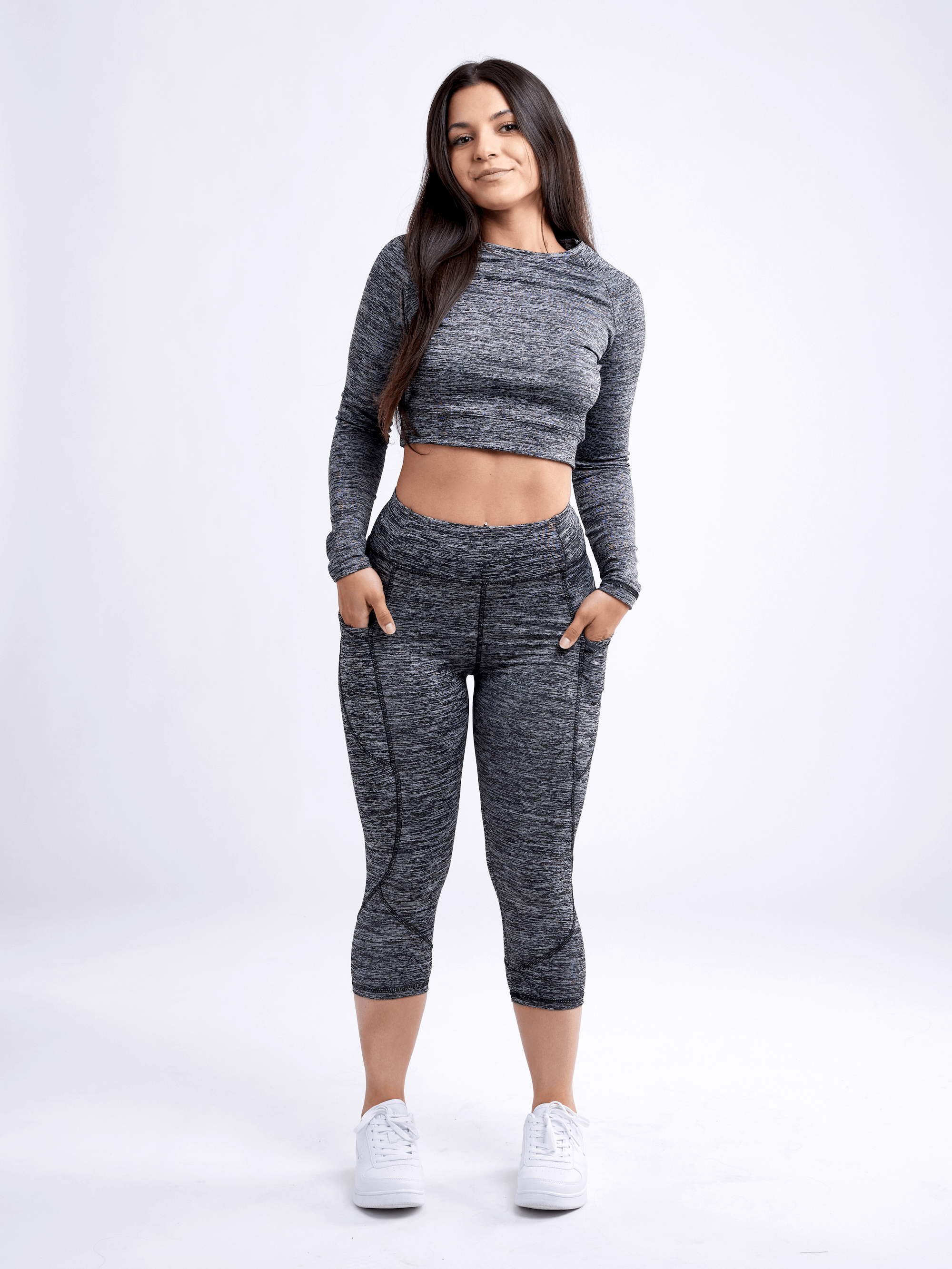 Mid-rise Capri Fitness Leggings With Side Pockets
