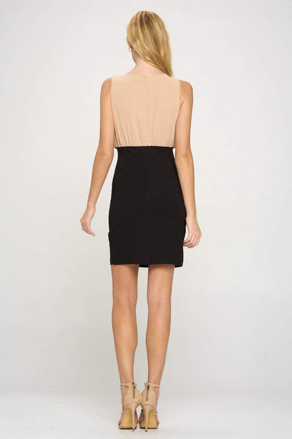 Arrow Sleeveless Two-Tone Fitted Dress
