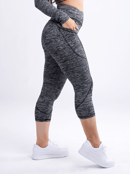 Mid-rise Capri Fitness Leggings With Side Pockets