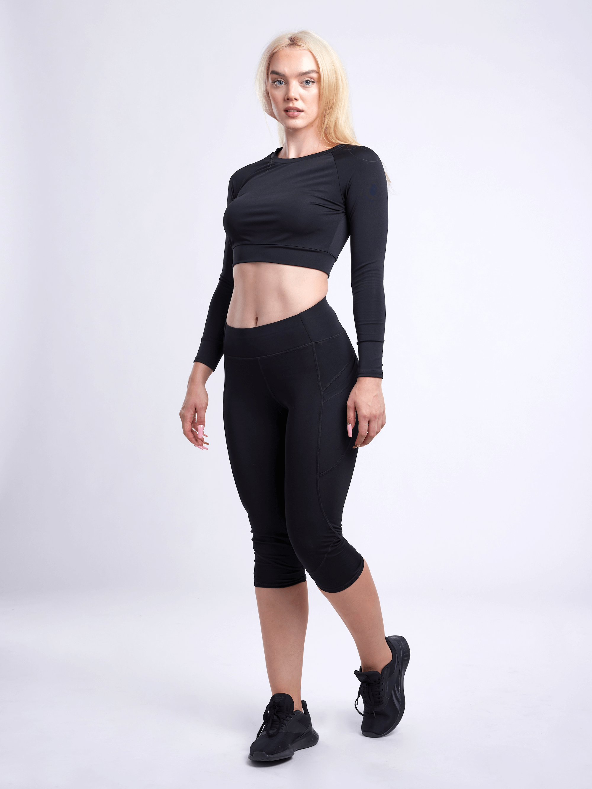 Mid-rise Capri Fitness Leggings With Side Pockets