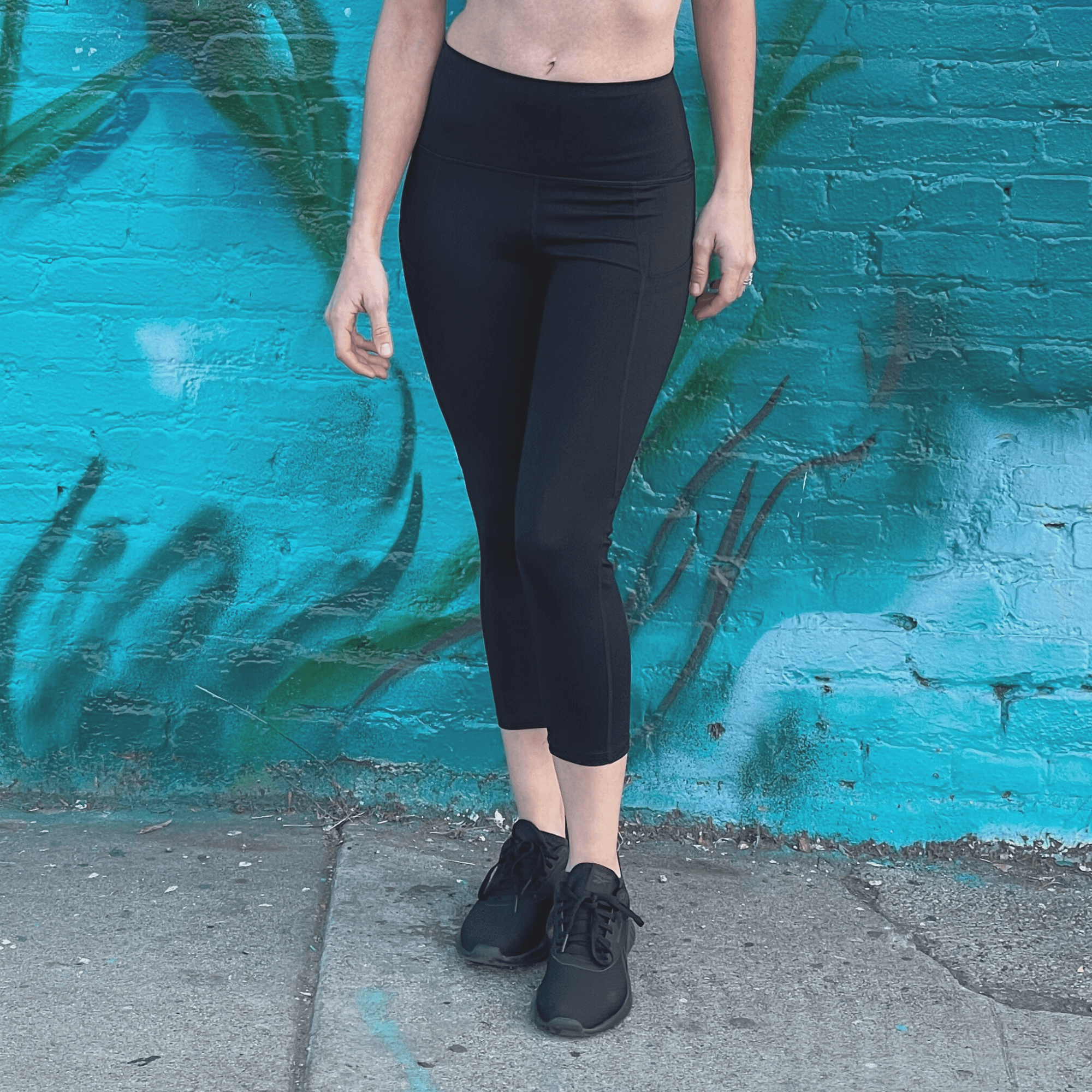 Seajoy Athletic High-waisted Capri Leggings With Hip Pockets