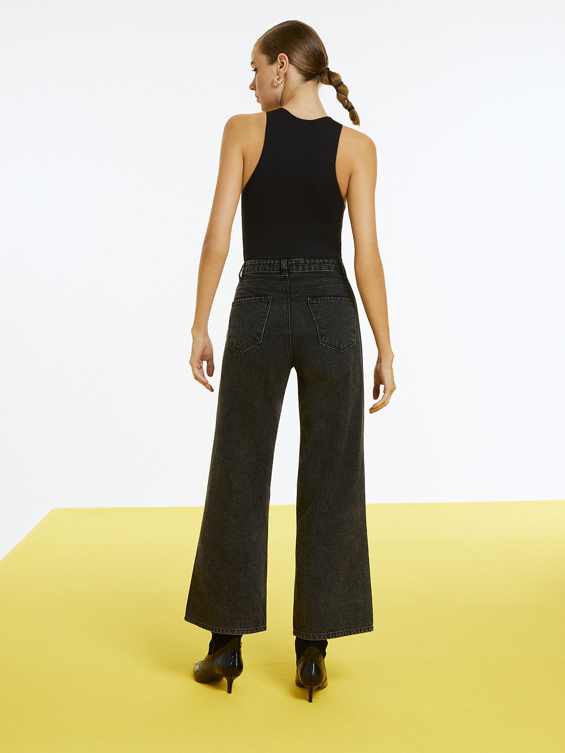 Brooklyn Brown High-Waisted Jeans