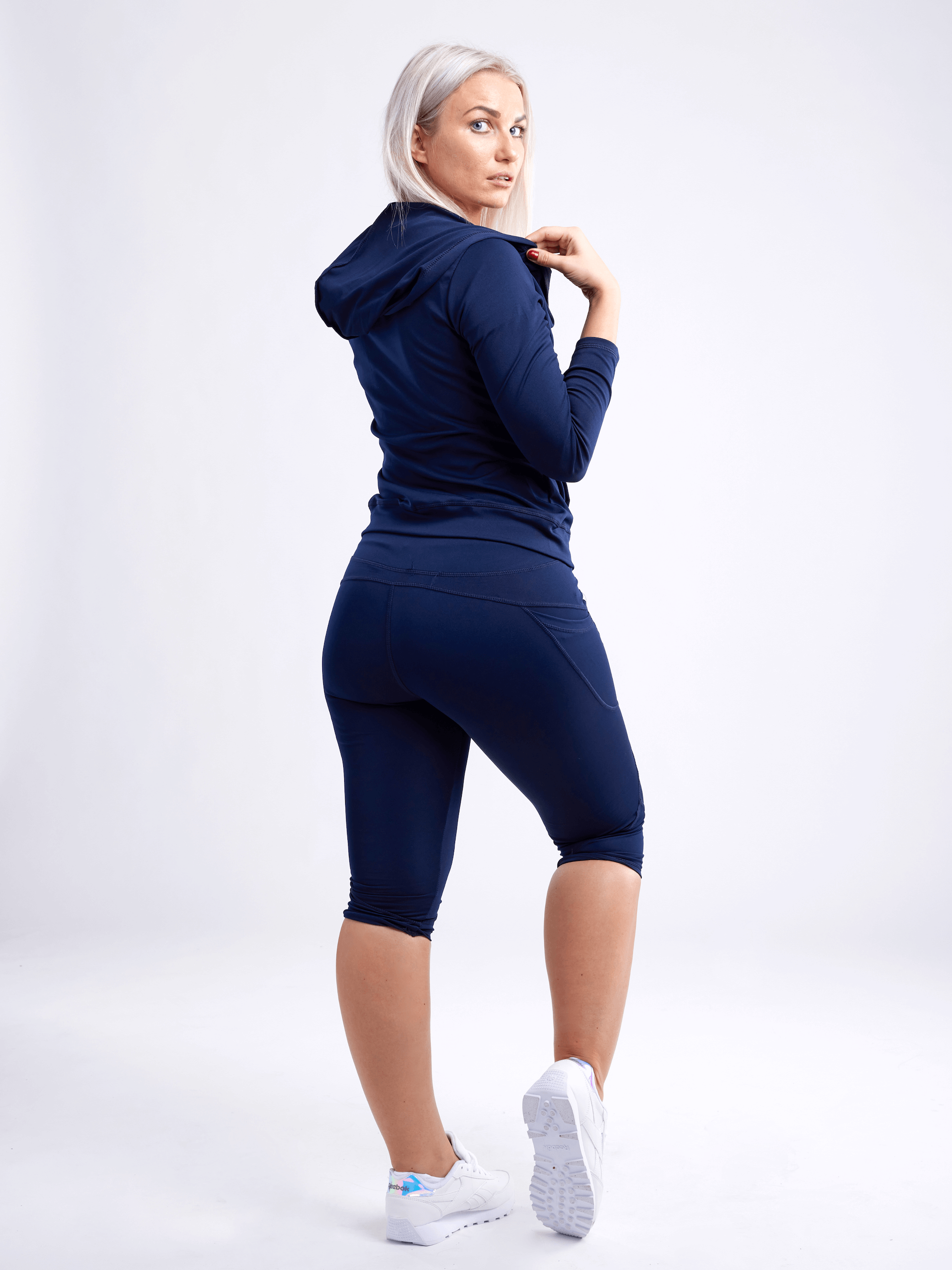 Mid-rise Capri Fitness Leggings With Side Pockets