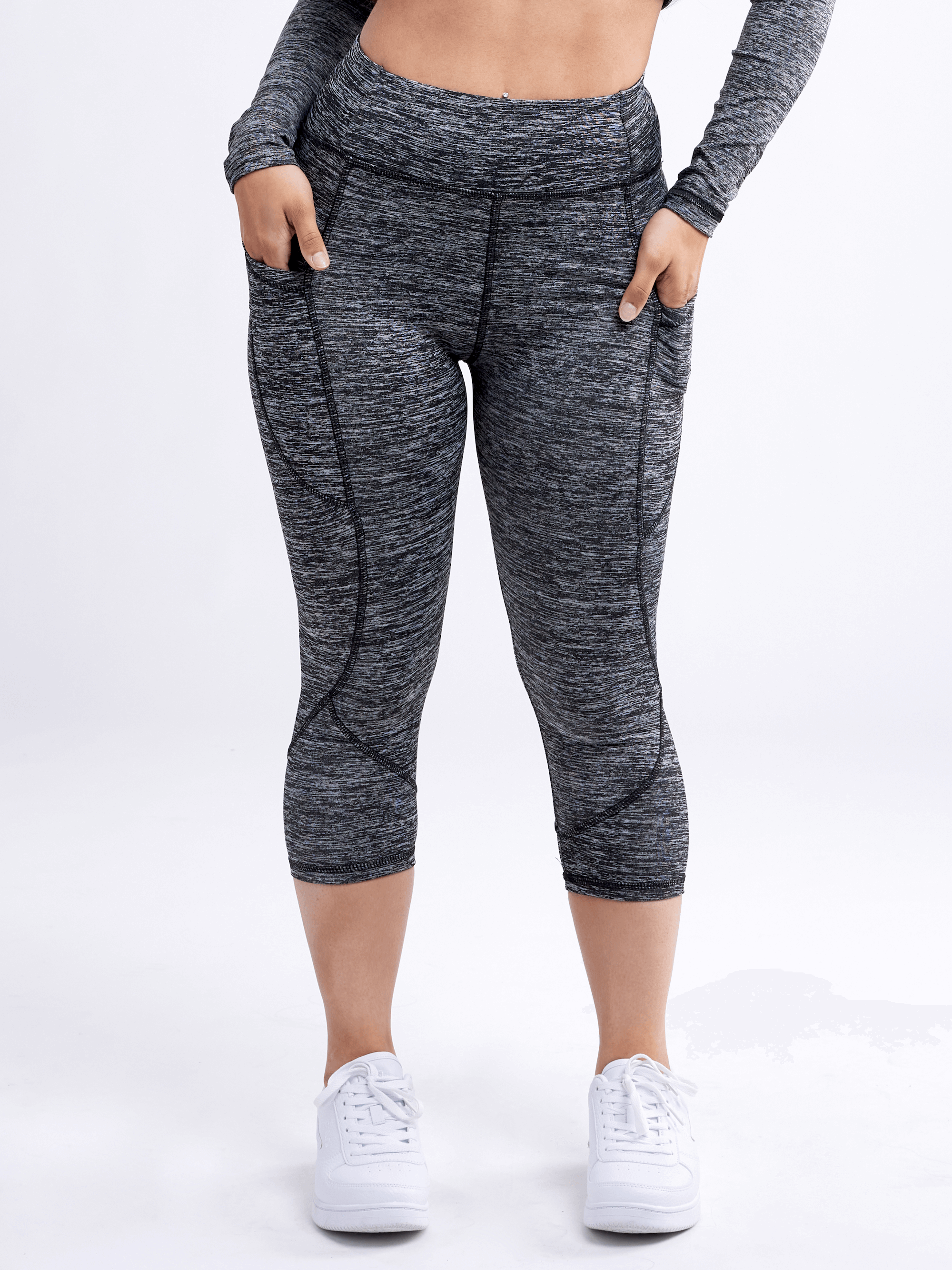Mid-rise Capri Fitness Leggings With Side Pockets