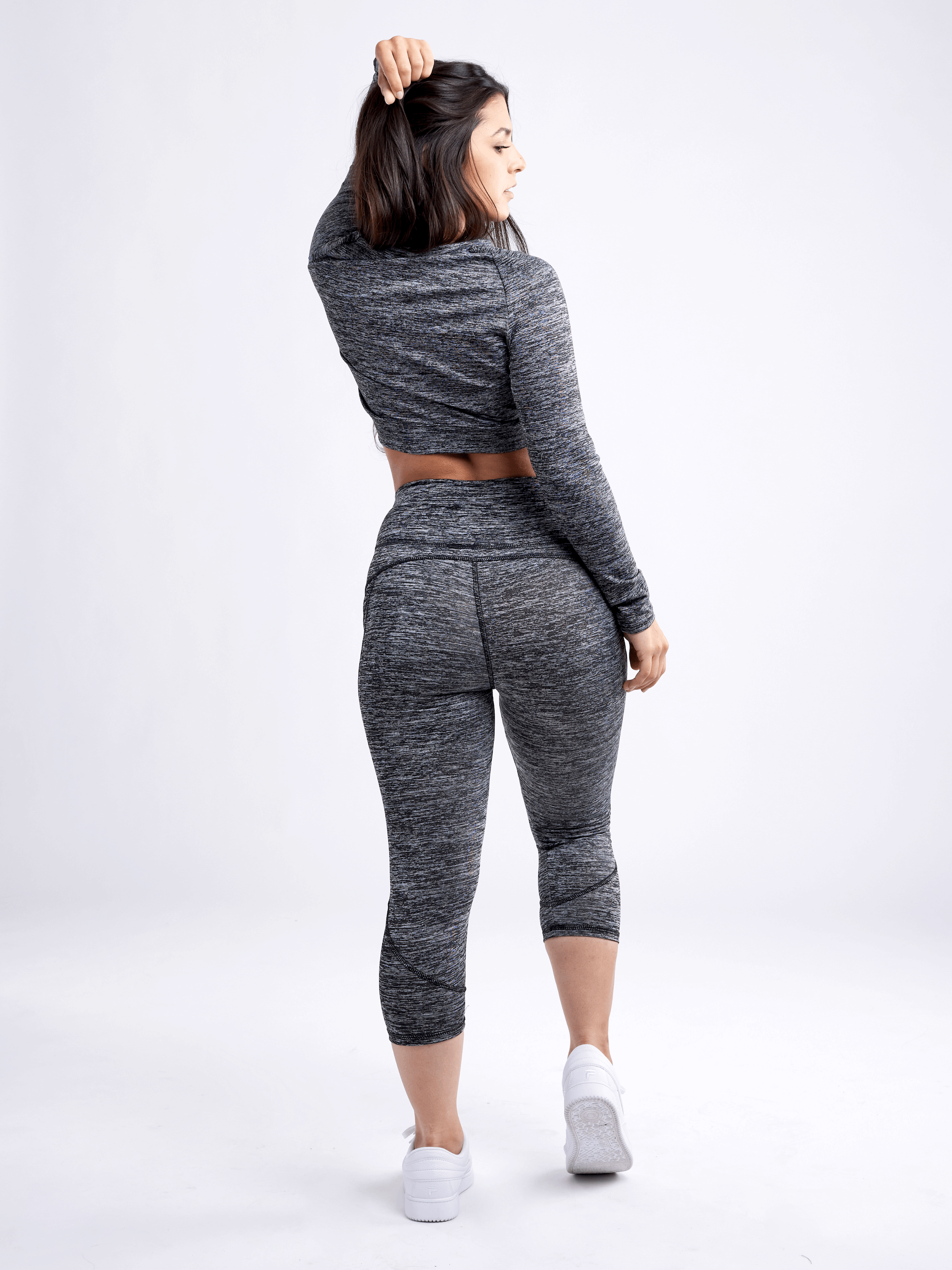 Mid-rise Capri Fitness Leggings With Side Pockets